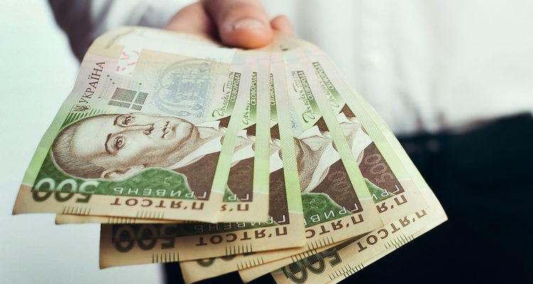 Як оплачувати працю працівника під час карантину?